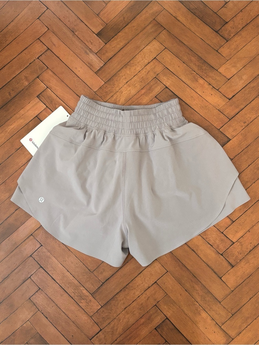 NWT Lululemon Shake It Out High Rise Shorts 2.5" In Mauve Gray Size XXS